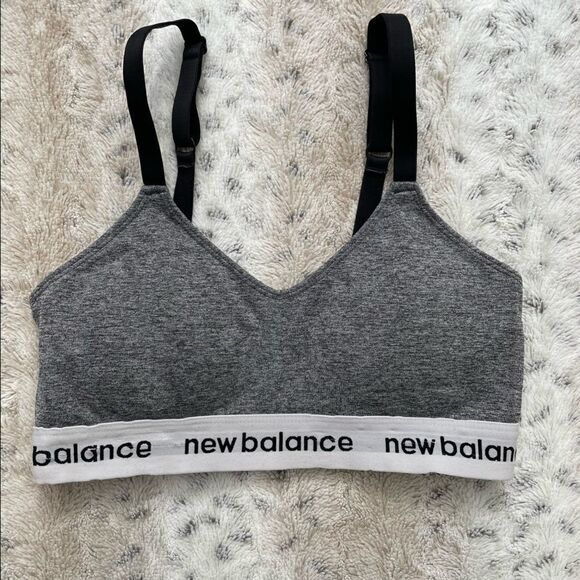 [m] New Balance Classic Logo Heathered Grey Padded Medium Support Sports Bra - Picture 2 of 13